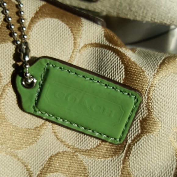 Coach Shoulder bag -LIKE NEW* - Picture 3 of 8